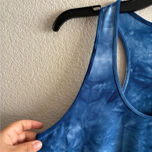 VOGO Athletica Women's Blue Tie Dye Tank Top L - Picture 4 of 7